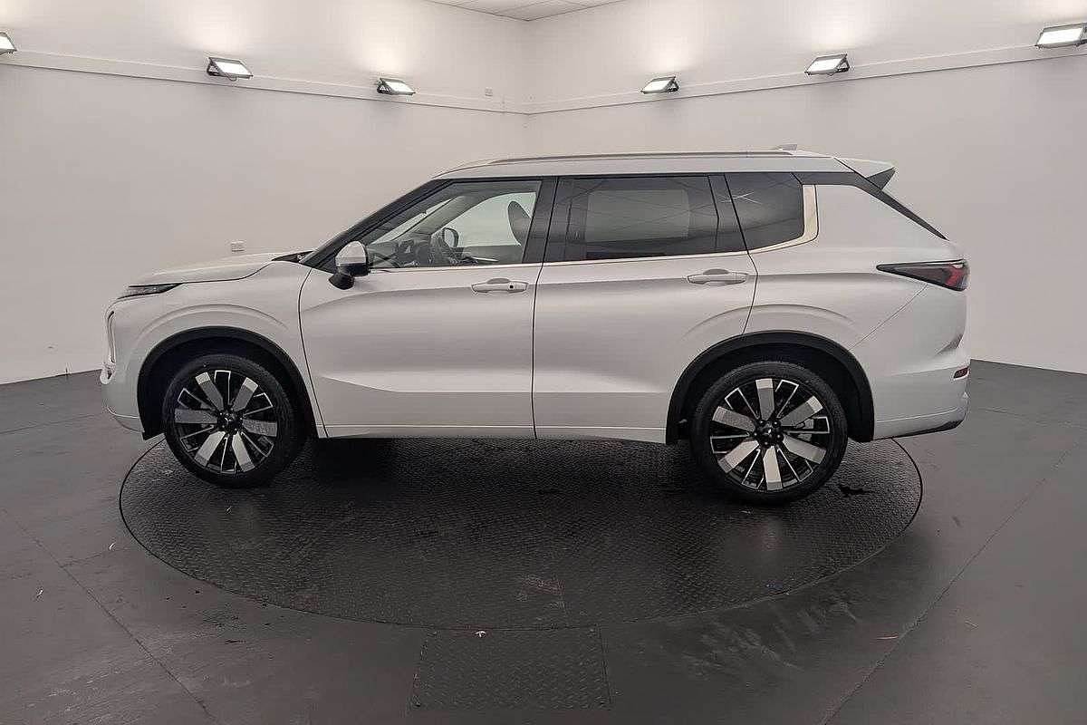 2025 Mitsubishi Outlander Exceed ZM