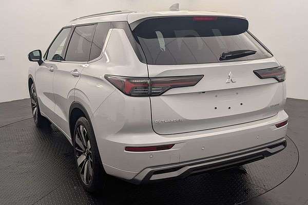 2025 Mitsubishi Outlander Exceed ZM
