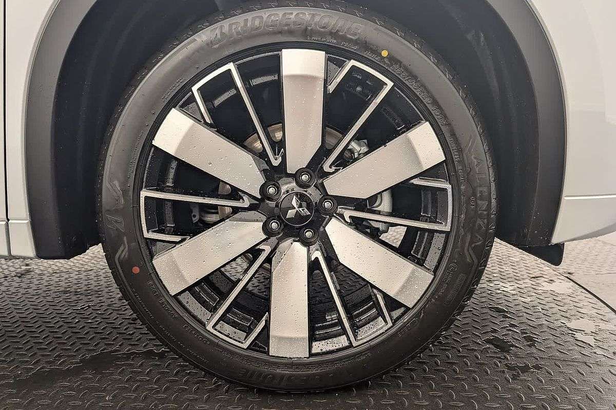 2025 Mitsubishi Outlander Exceed ZM