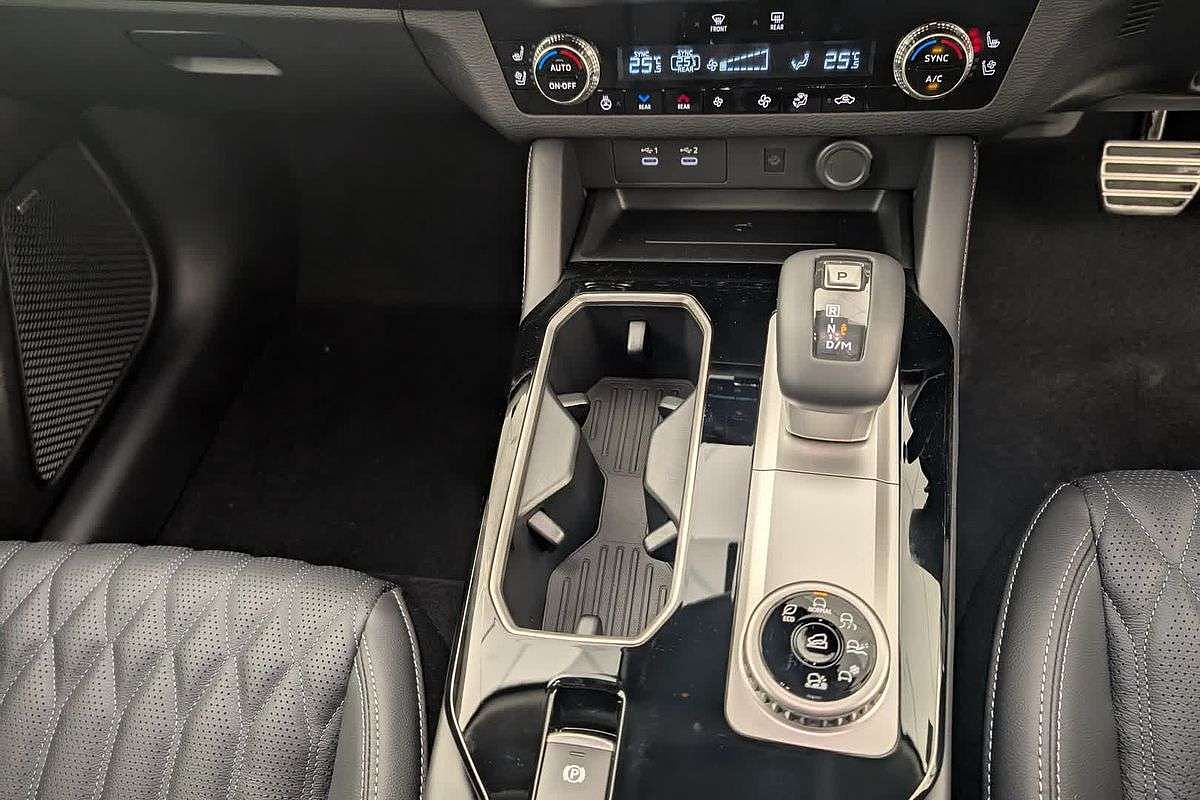 2025 Mitsubishi Outlander Exceed ZM