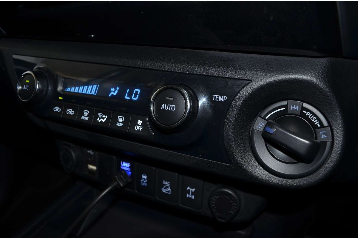 2017 Toyota Hilux SR5 GUN126R 4X4