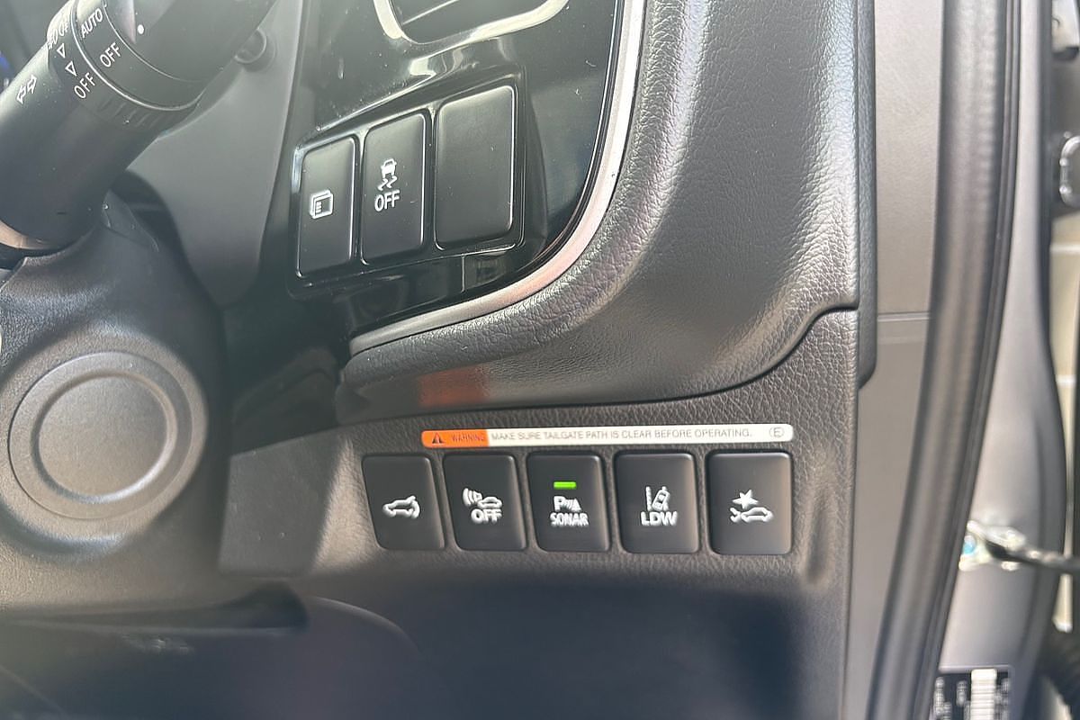 2019 Mitsubishi Outlander PHEV Exceed ZL