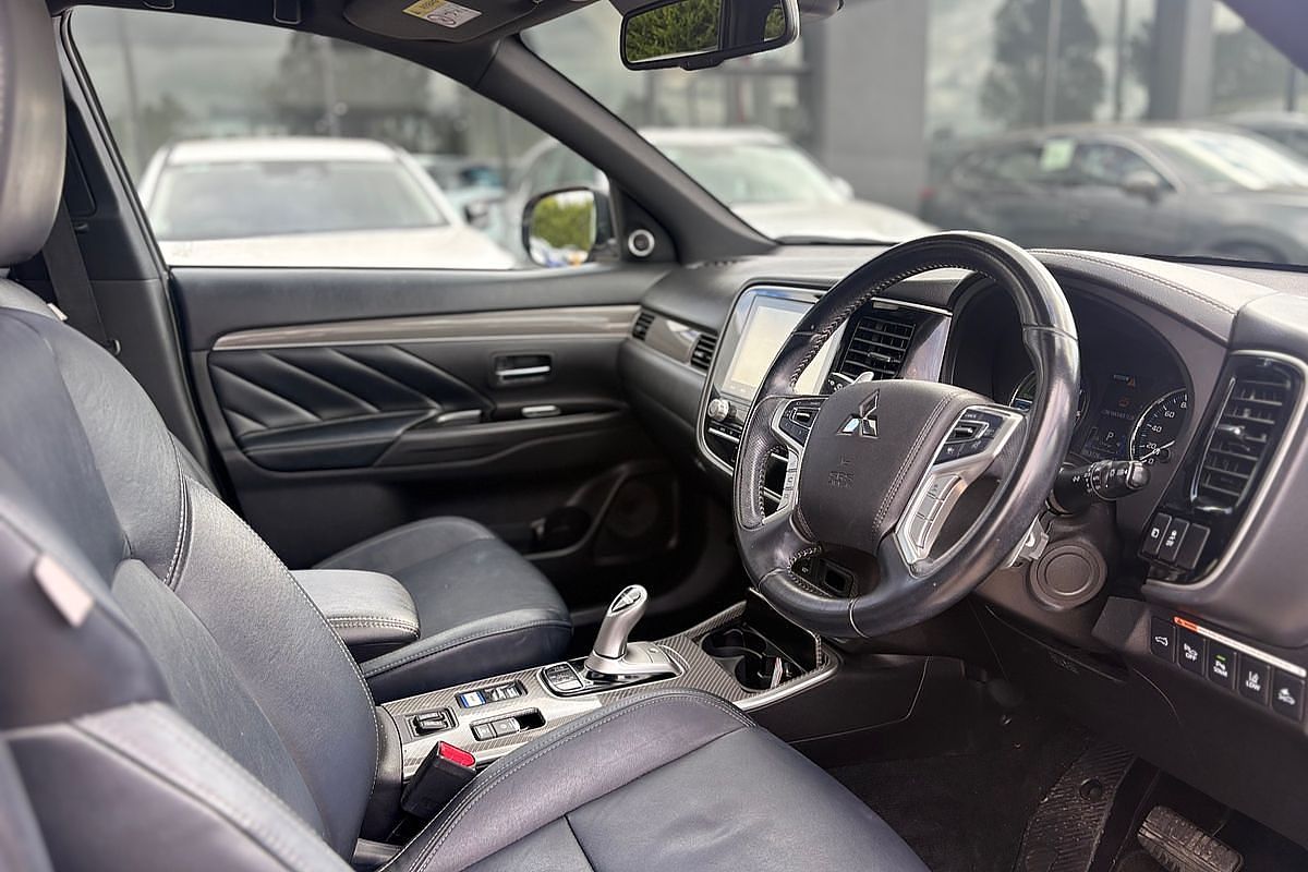 2019 Mitsubishi Outlander PHEV Exceed ZL