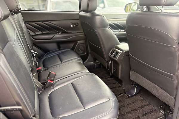 2019 Mitsubishi Outlander PHEV Exceed ZL