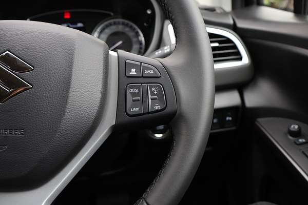 2024 Suzuki S-Cross JYB