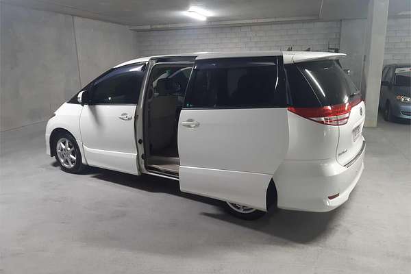 2006 Toyota Estima