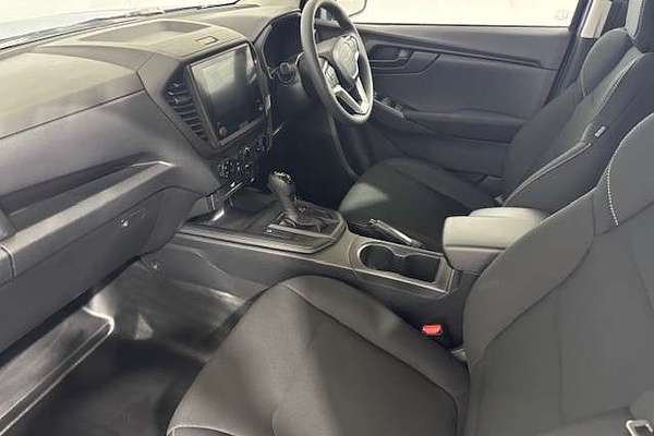 2025 Isuzu D-MAX SX  4X4