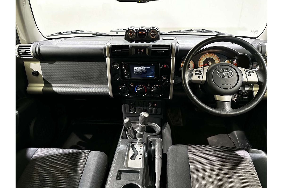 2015 Toyota FJ Cruiser  GSJ15R