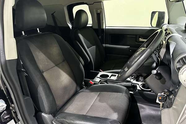 2015 Toyota FJ Cruiser  GSJ15R