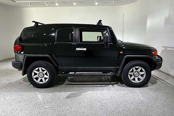 2015 Toyota FJ Cruiser  GSJ15R