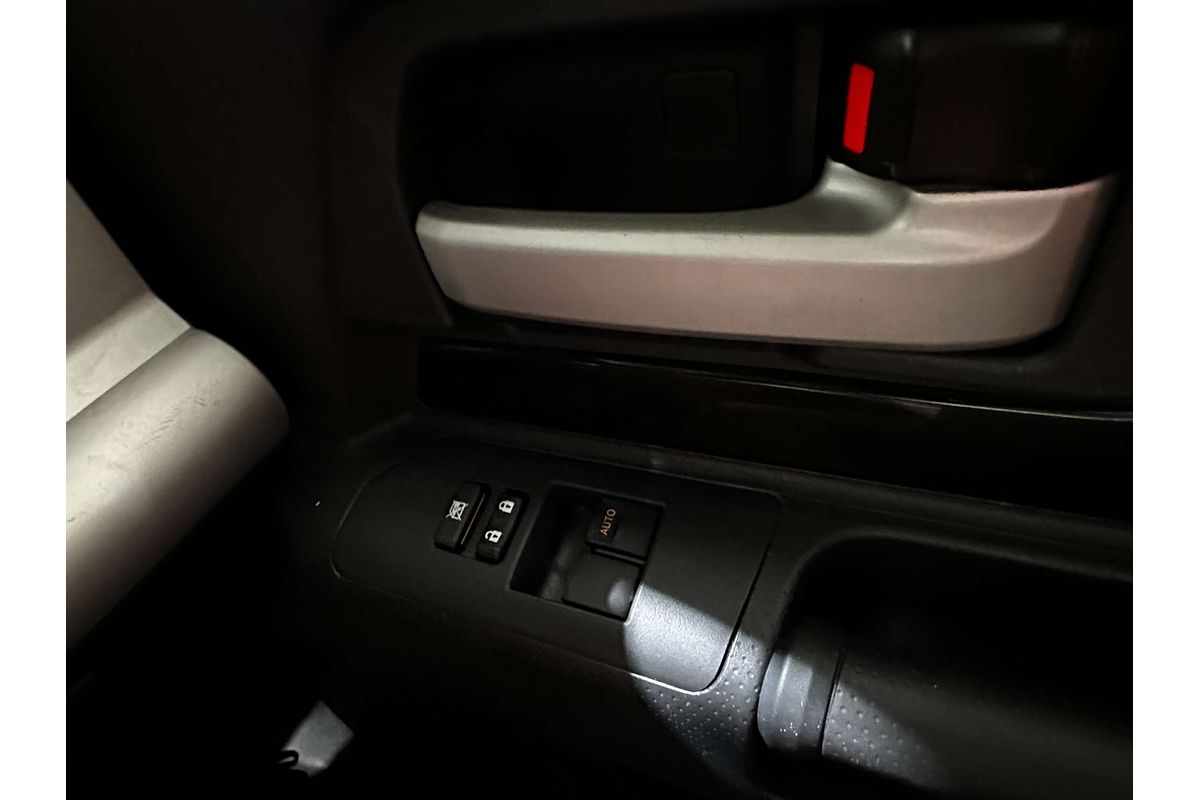 2015 Toyota FJ Cruiser  GSJ15R