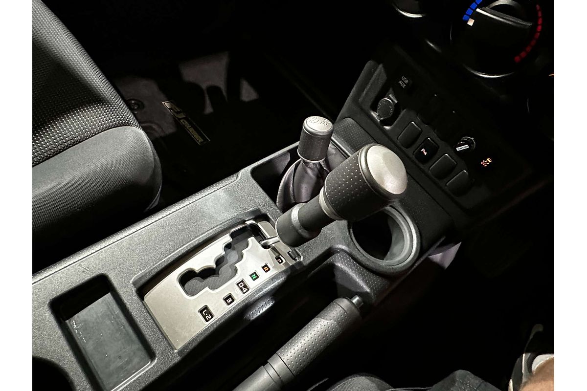 2015 Toyota FJ Cruiser  GSJ15R