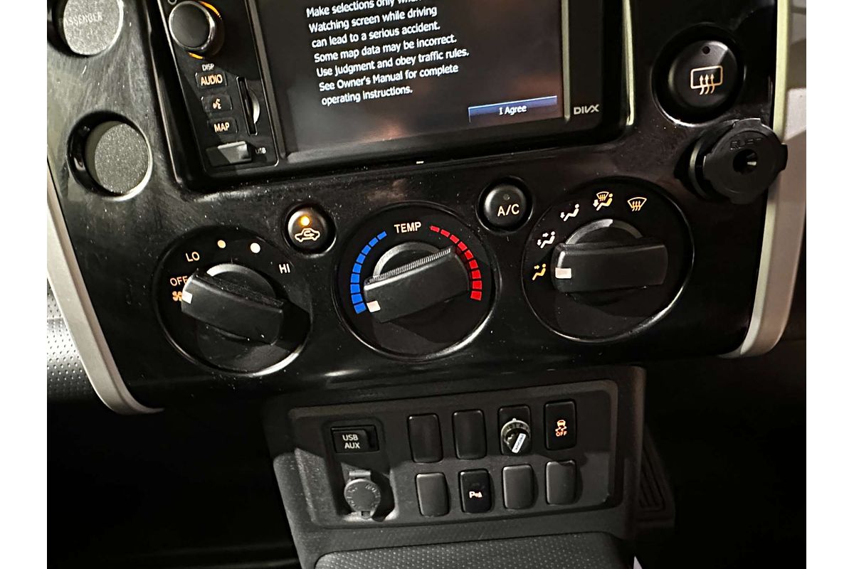 2015 Toyota FJ Cruiser  GSJ15R