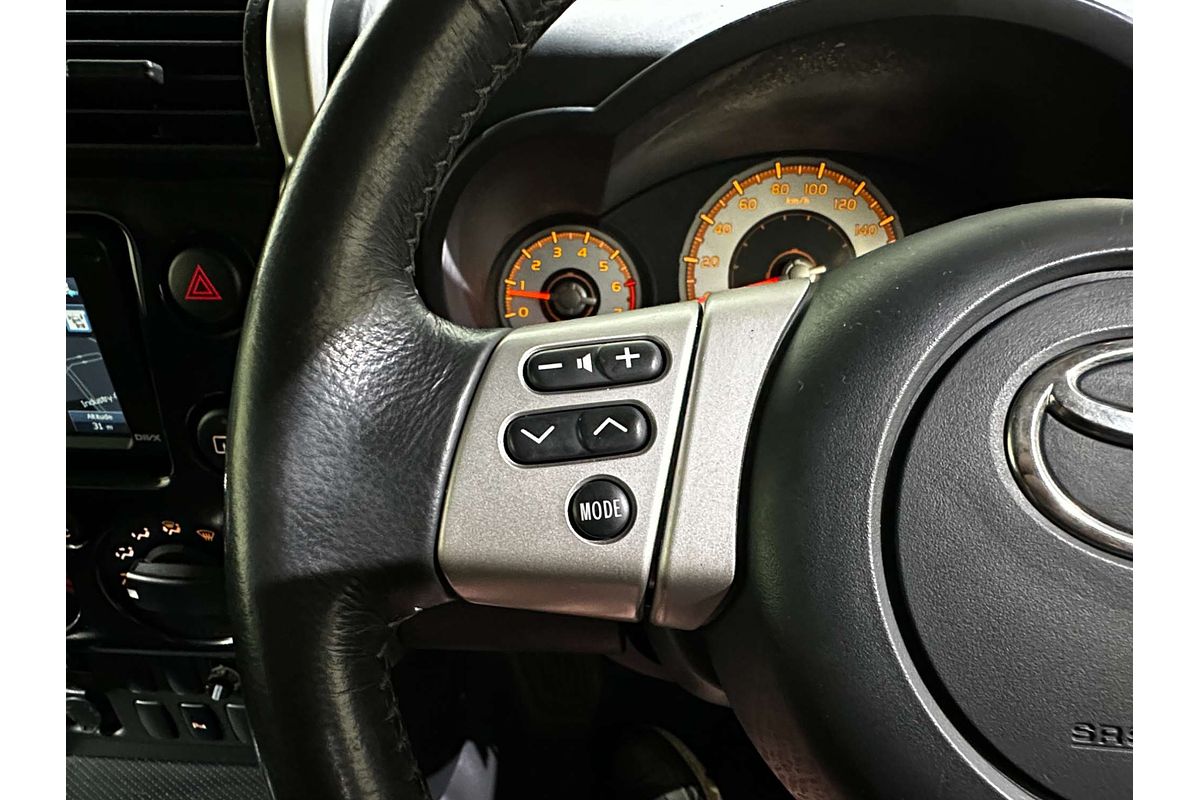 2015 Toyota FJ Cruiser  GSJ15R