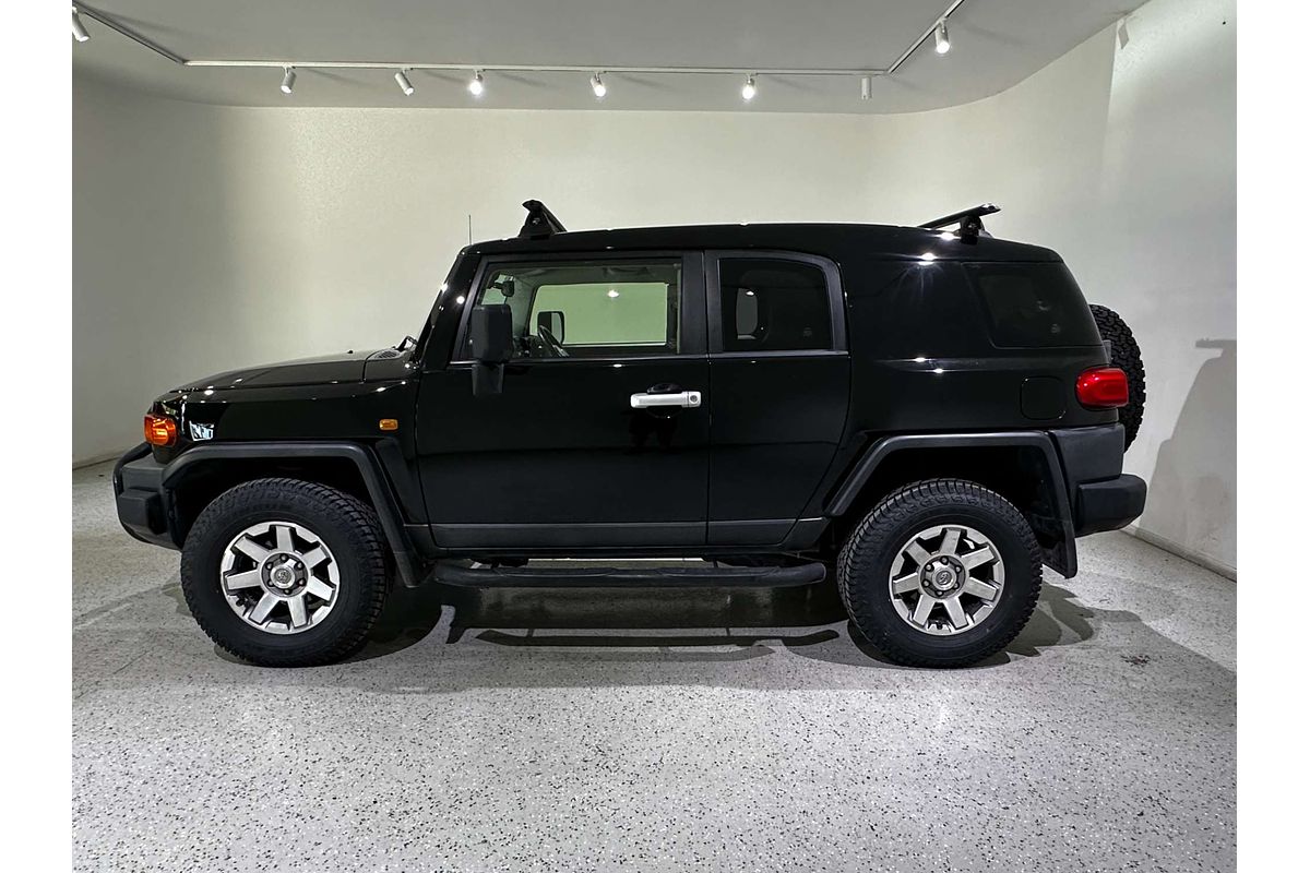 2015 Toyota FJ Cruiser  GSJ15R