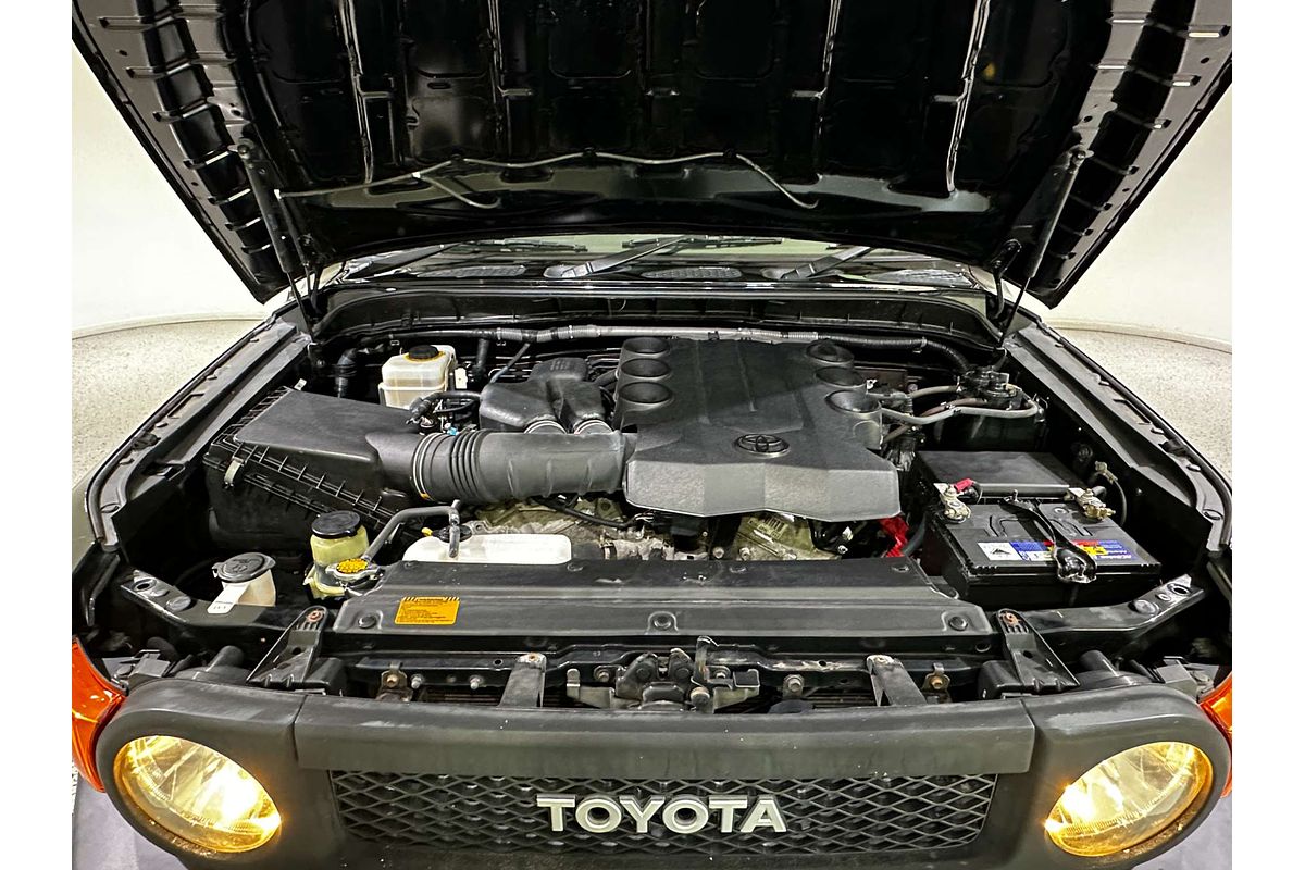 2015 Toyota FJ Cruiser  GSJ15R