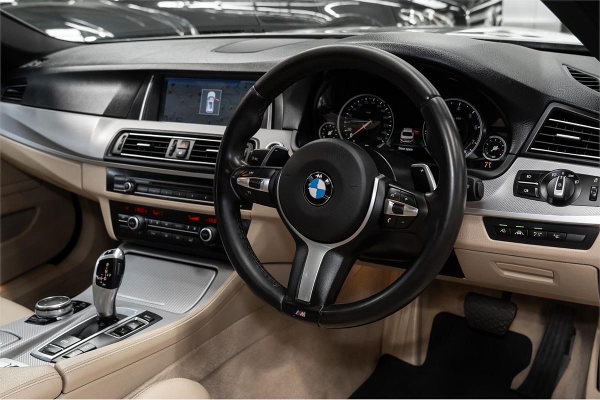 2015 BMW 5 Series 520i M Sport F10 LCI