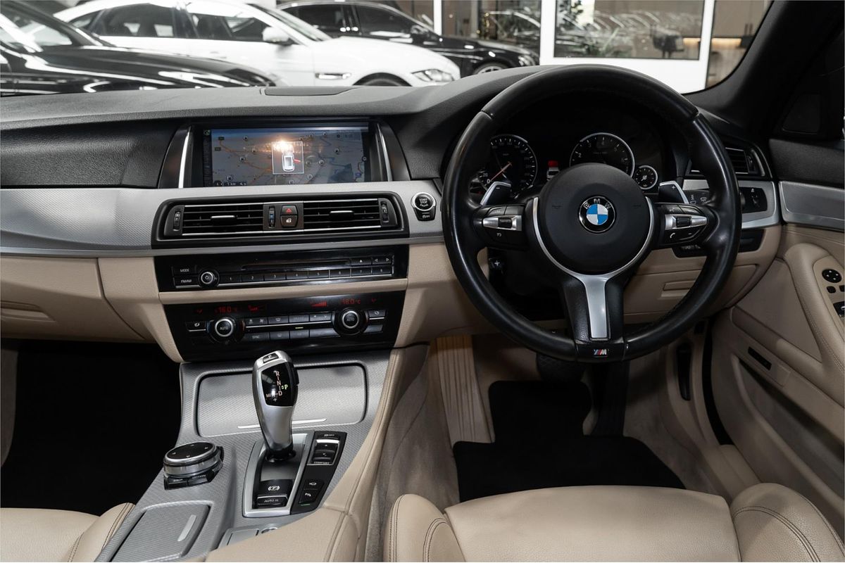 2015 BMW 5 Series 520i M Sport F10 LCI