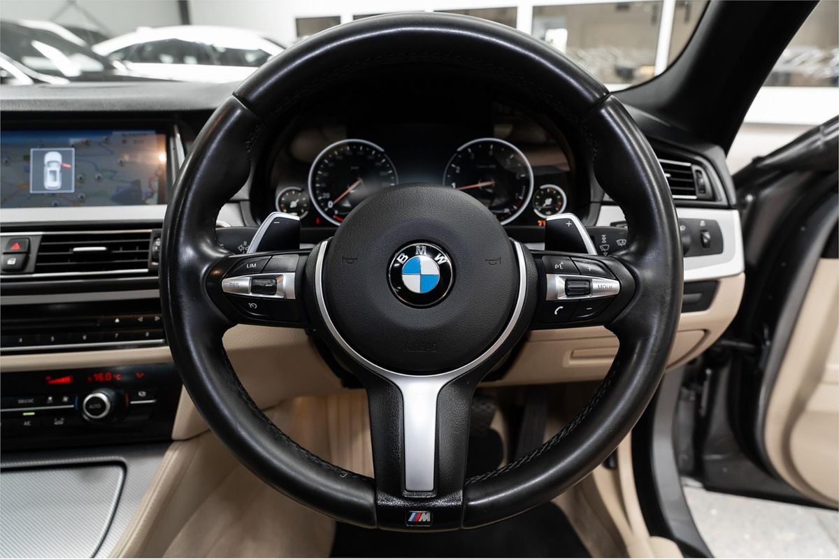 2015 BMW 5 Series 520i M Sport F10 LCI