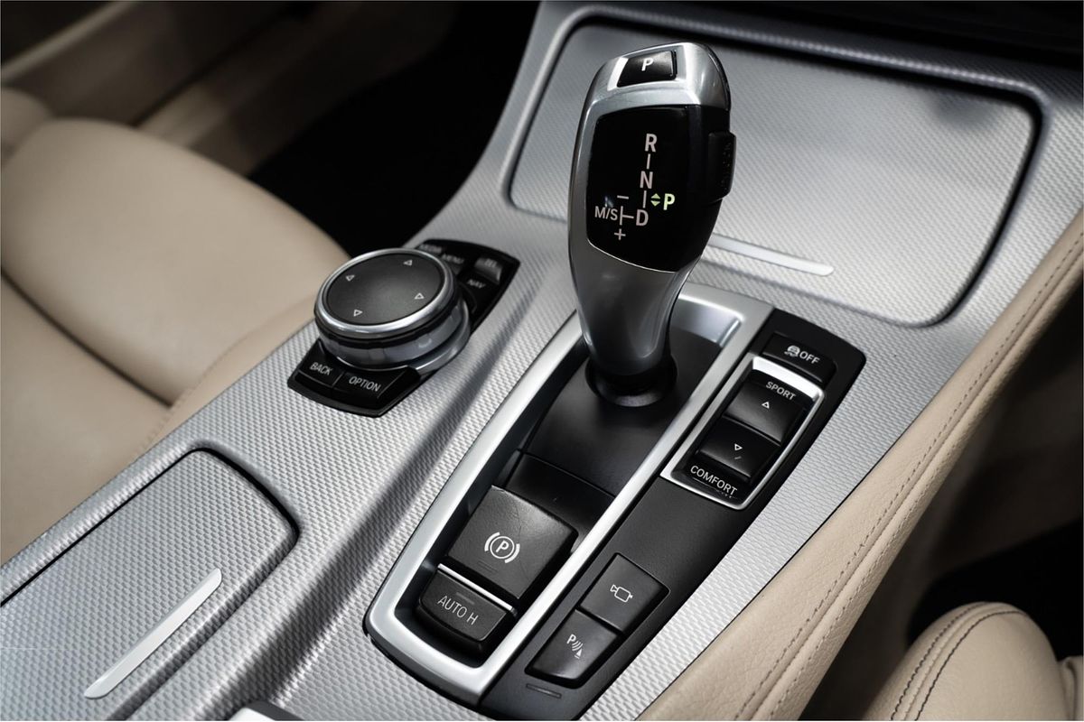 2015 BMW 5 Series 520i M Sport F10 LCI