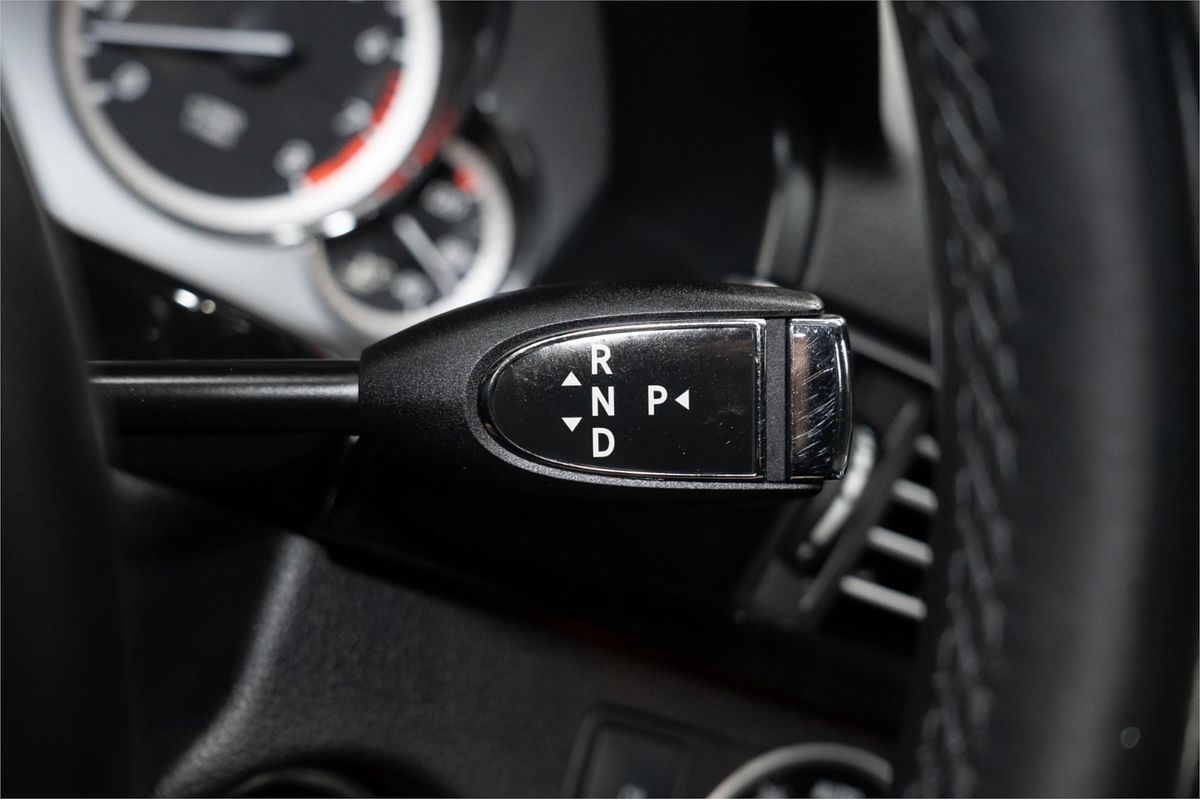 2012 Mercedes-Benz E-Class E350 BlueEFFICIENCY Avantgarde W212