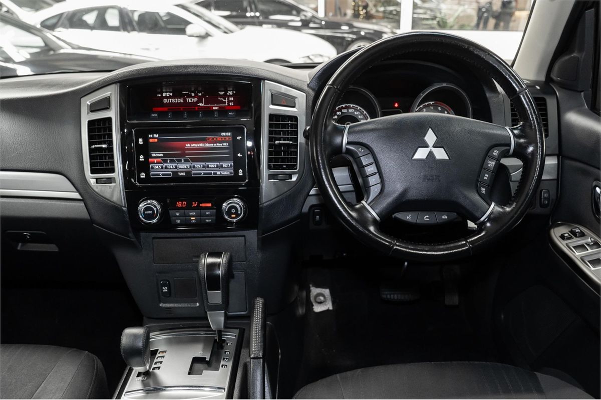 2016 Mitsubishi Pajero GLX NX