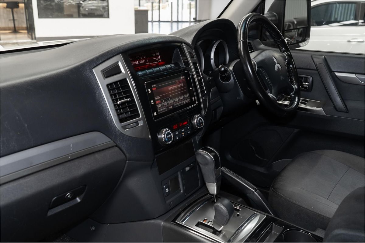 2016 Mitsubishi Pajero GLX NX