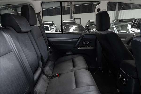 2016 Mitsubishi Pajero GLX NX