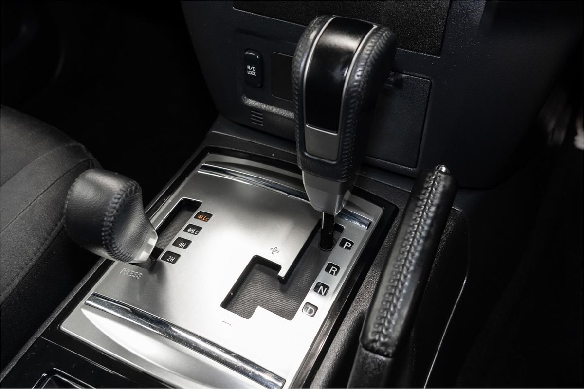 2016 Mitsubishi Pajero GLX NX