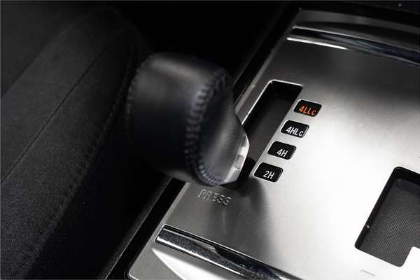 2016 Mitsubishi Pajero GLX NX