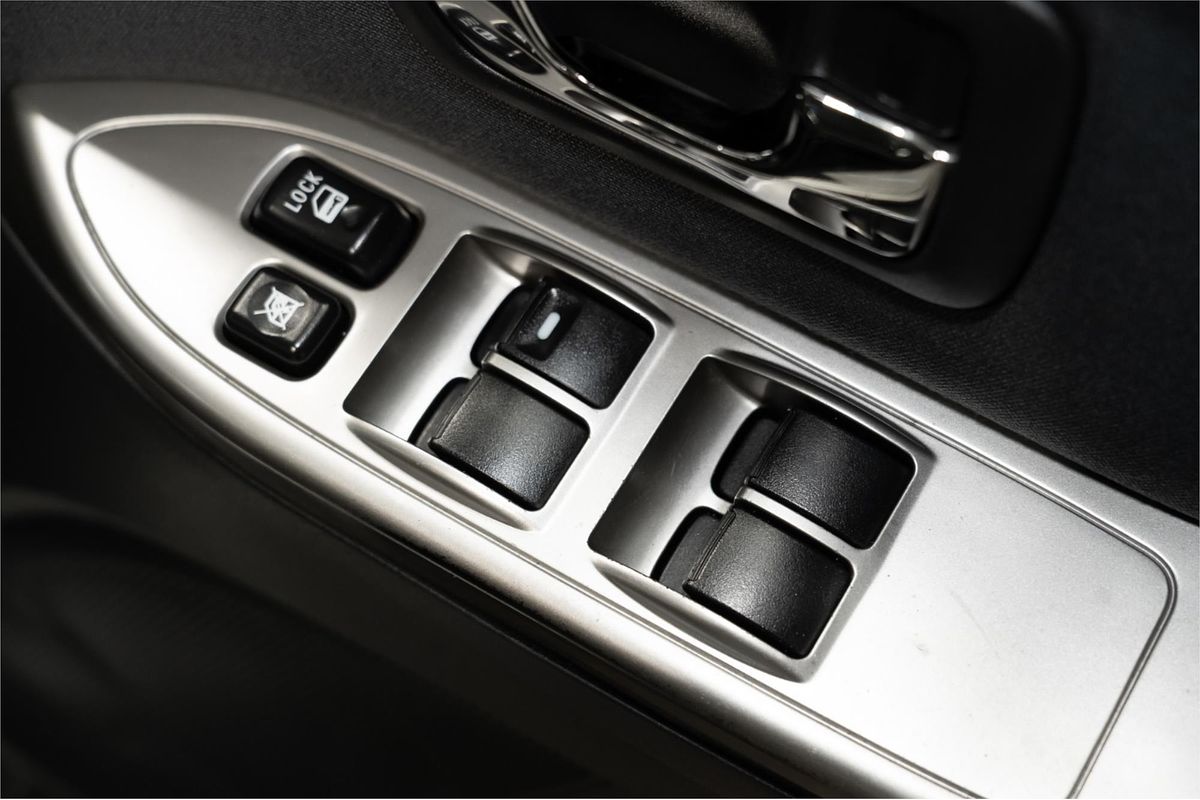 2016 Mitsubishi Pajero GLX NX