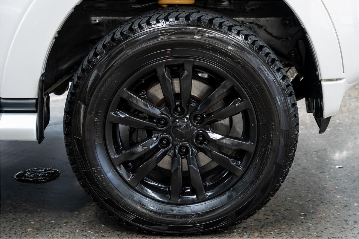 2016 Mitsubishi Pajero GLX NX