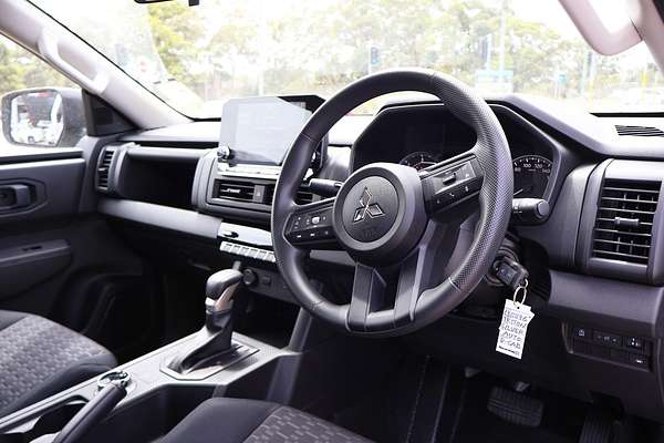 2025 Mitsubishi Triton GLX MV 4X4