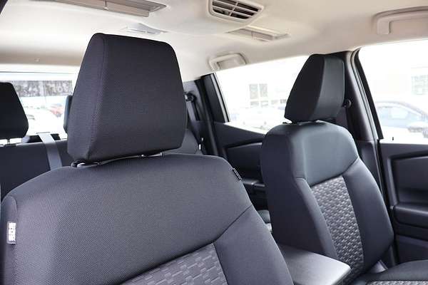 2025 Mitsubishi Triton GLX MV 4X4