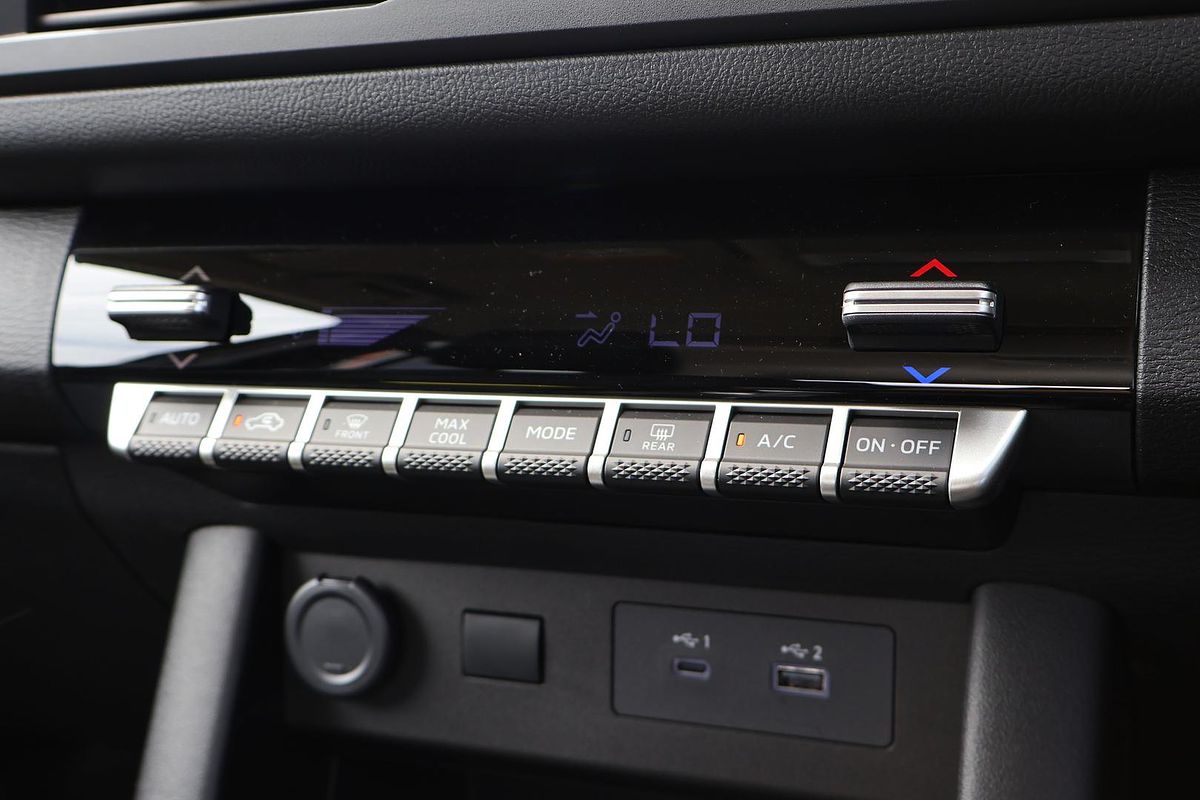 2025 Mitsubishi Triton GLX MV 4X4