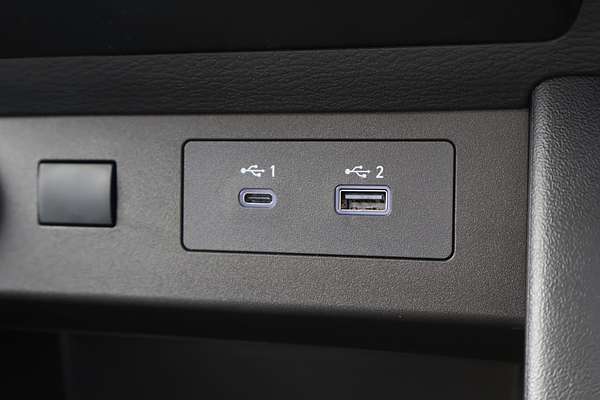 2025 Mitsubishi Triton GLX MV 4X4