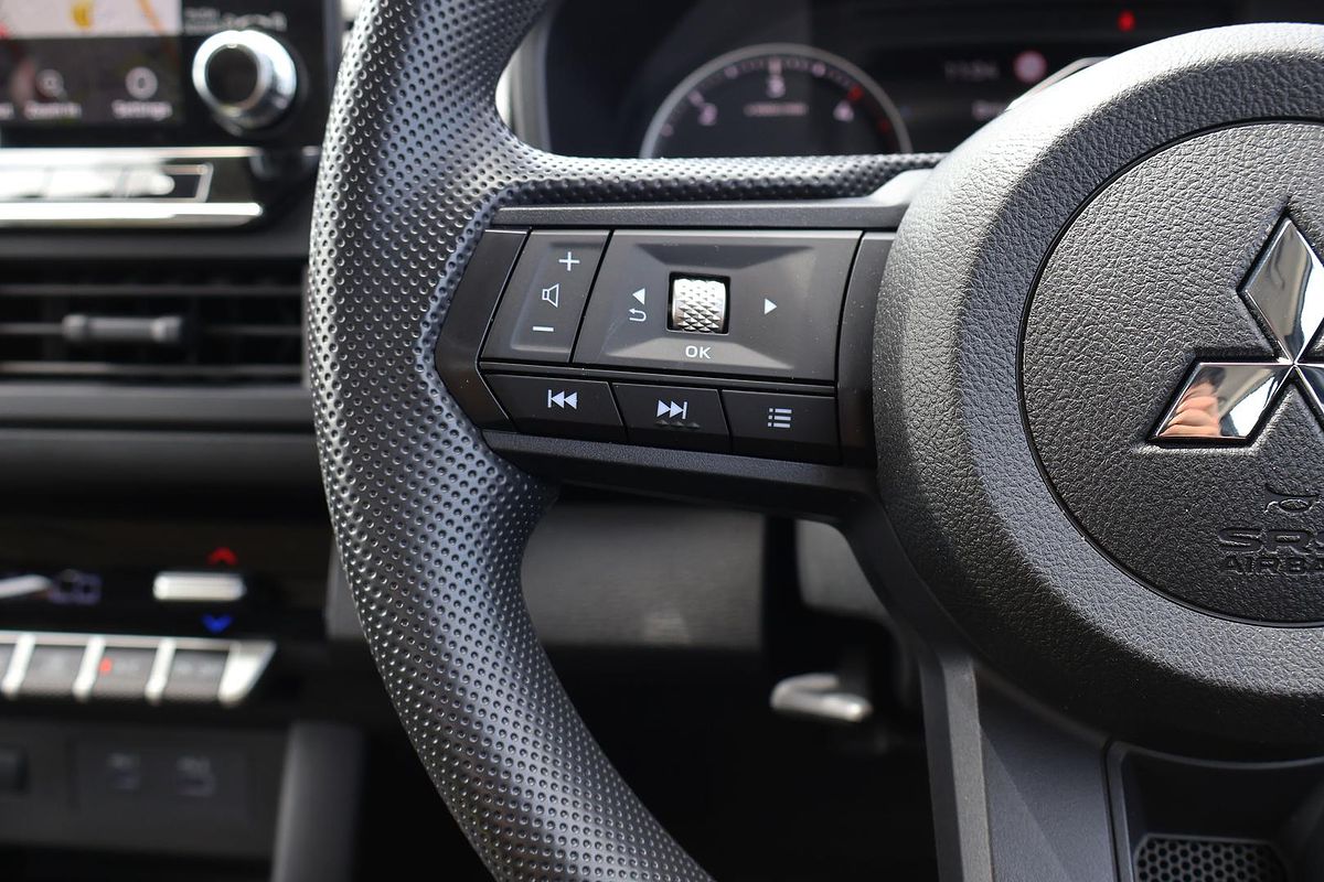 2025 Mitsubishi Triton GLX MV 4X4