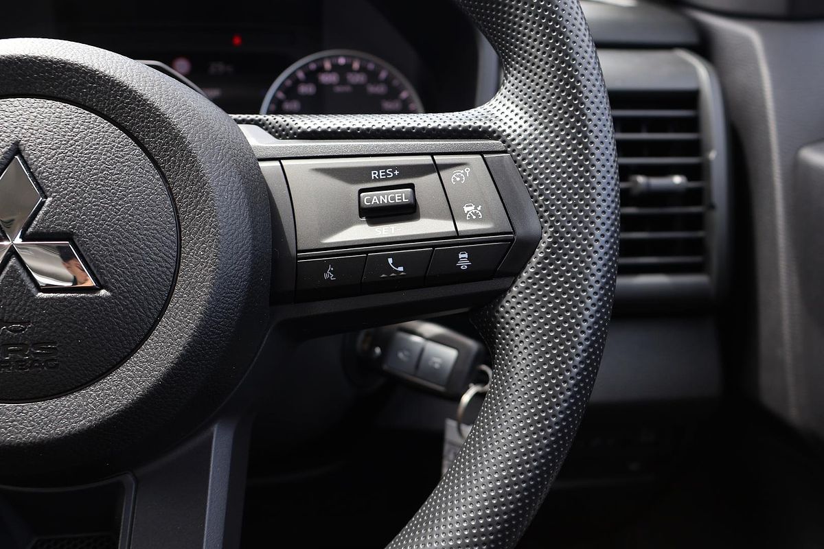 2025 Mitsubishi Triton GLX MV 4X4