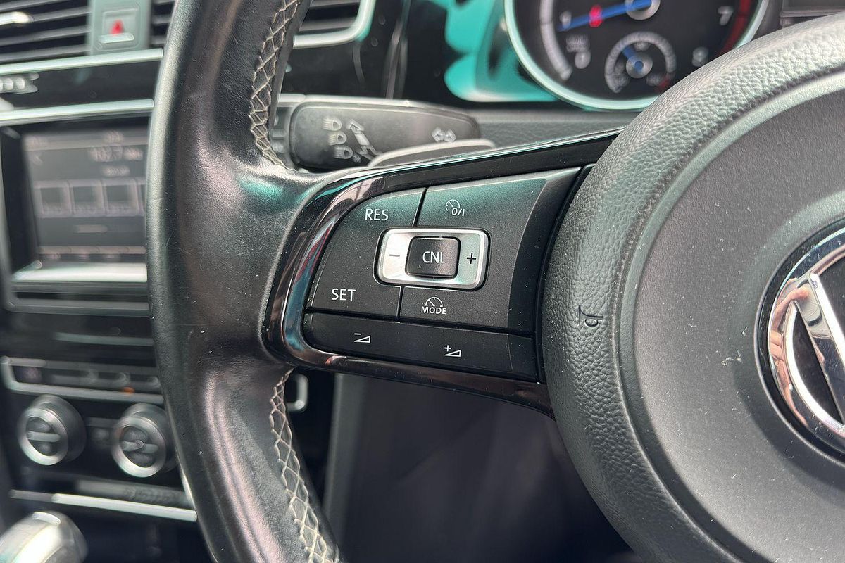 2015 Volkswagen Golf R 7