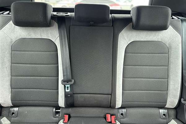 2015 Volkswagen Golf R 7