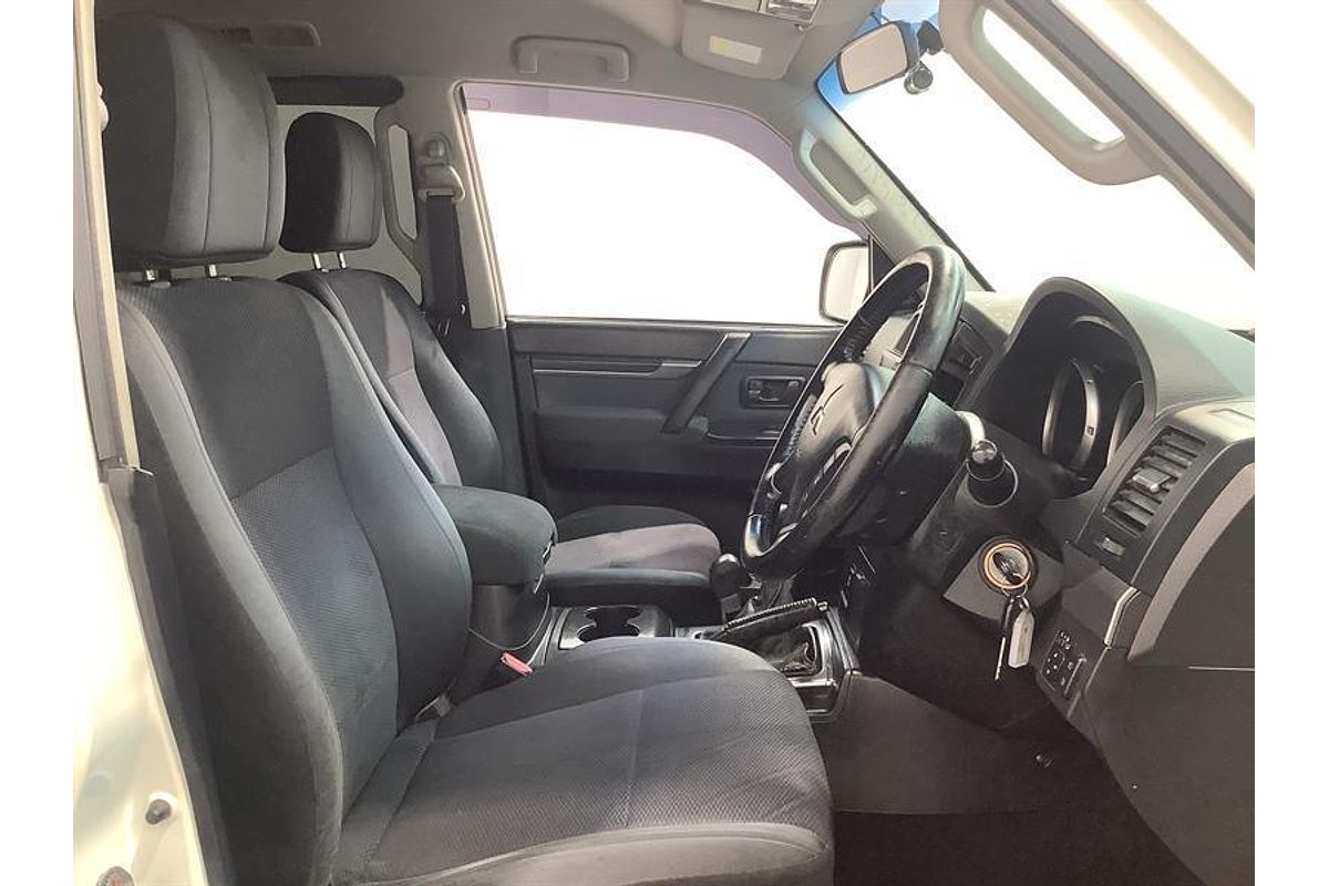 2008 Mitsubishi Pajero GLX NS