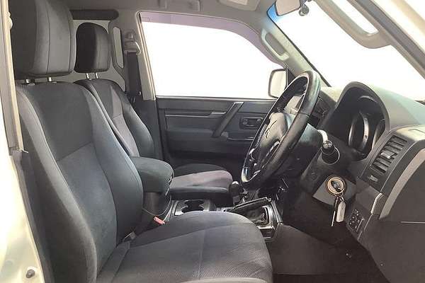 2008 Mitsubishi Pajero GLX NS