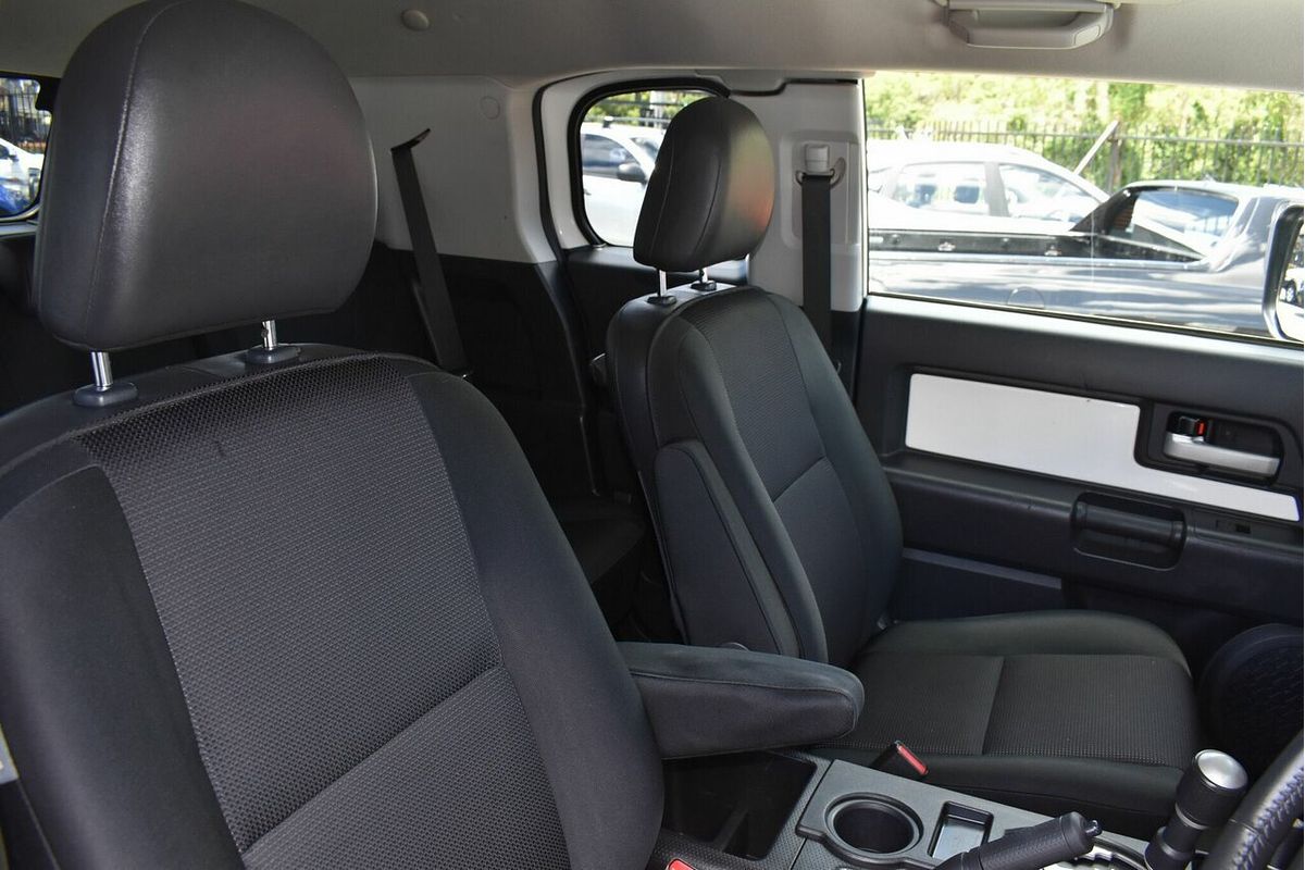 2012 Toyota FJ Cruiser GSJ15R