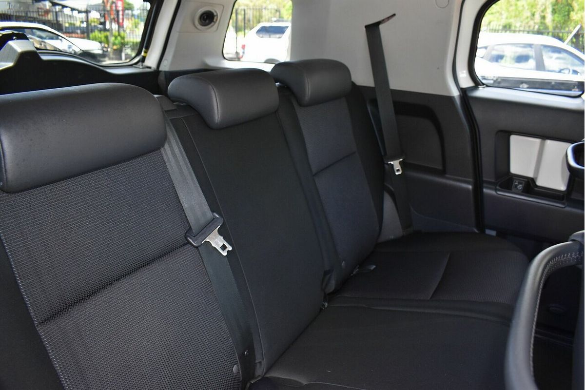 2012 Toyota FJ Cruiser GSJ15R