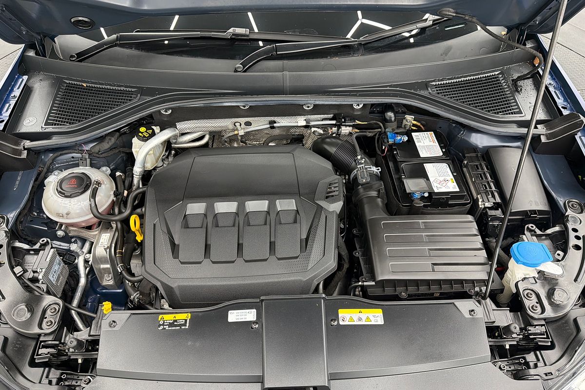 2022 Volkswagen T-Roc 140TSI R-Line D11