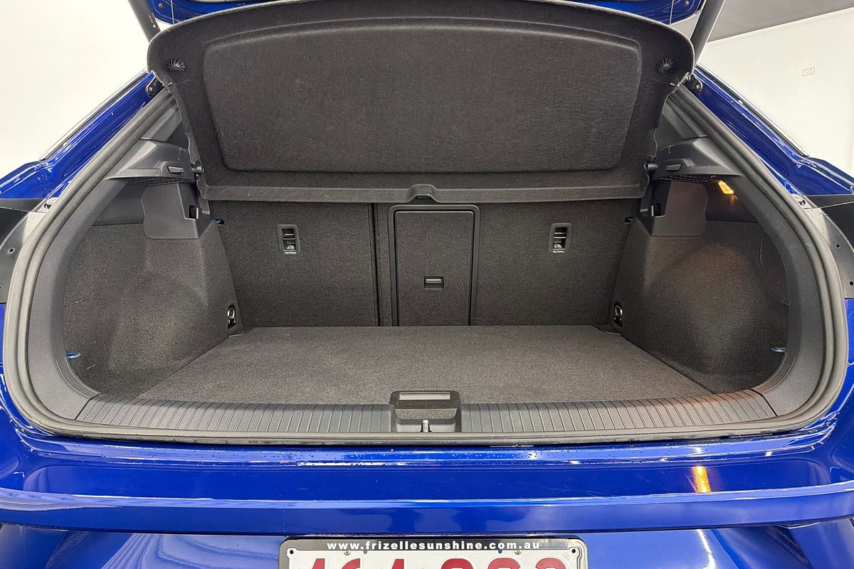 2022 Volkswagen T-Roc 140TSI R-Line D11