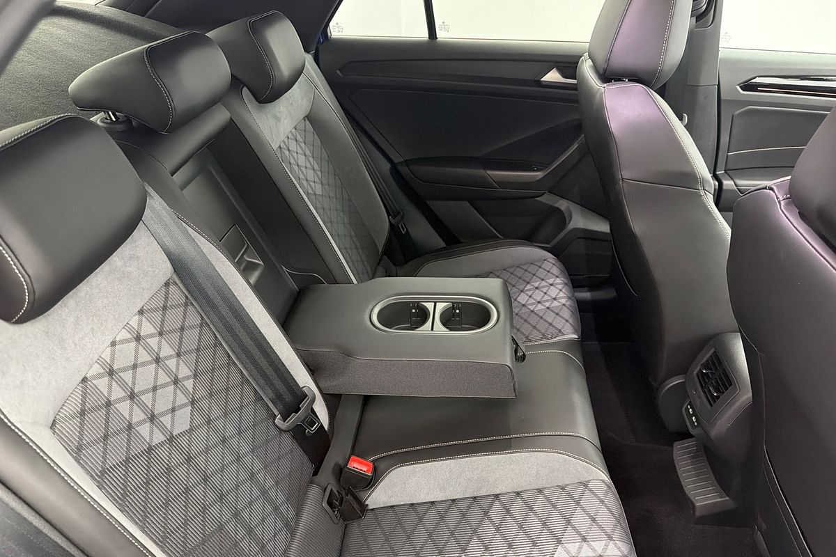 2022 Volkswagen T-Roc 140TSI R-Line D11