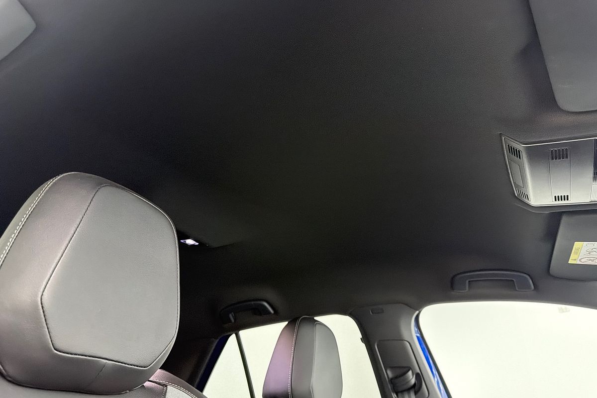 2022 Volkswagen T-Roc 140TSI R-Line D11