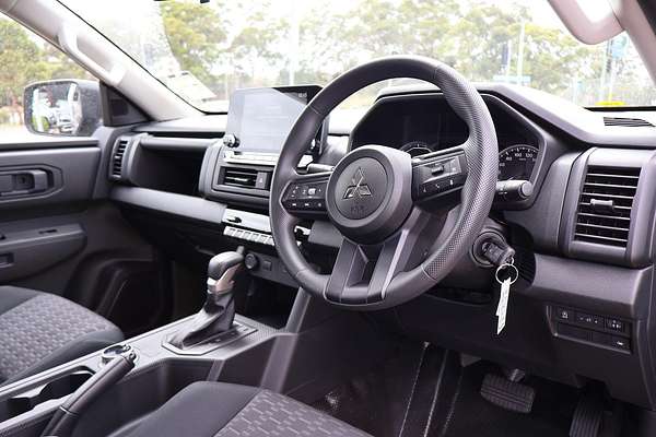 2025 Mitsubishi Triton GLX MV 4X4
