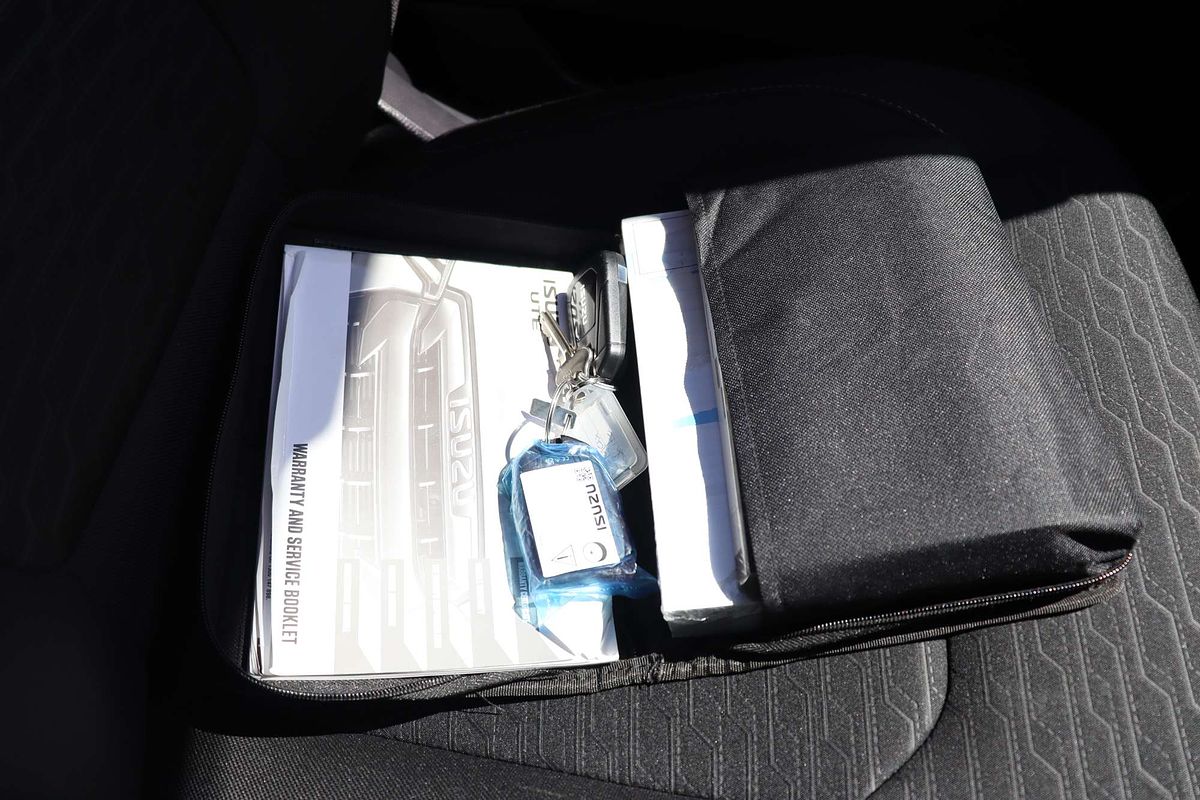 2023 Isuzu D-MAX LS-U  4X4